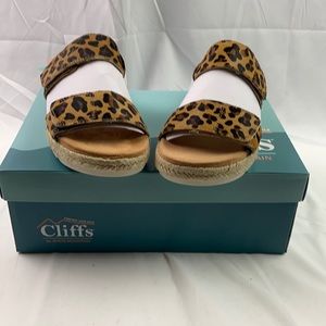 Cliffs By White Mountain Tionna Sandro